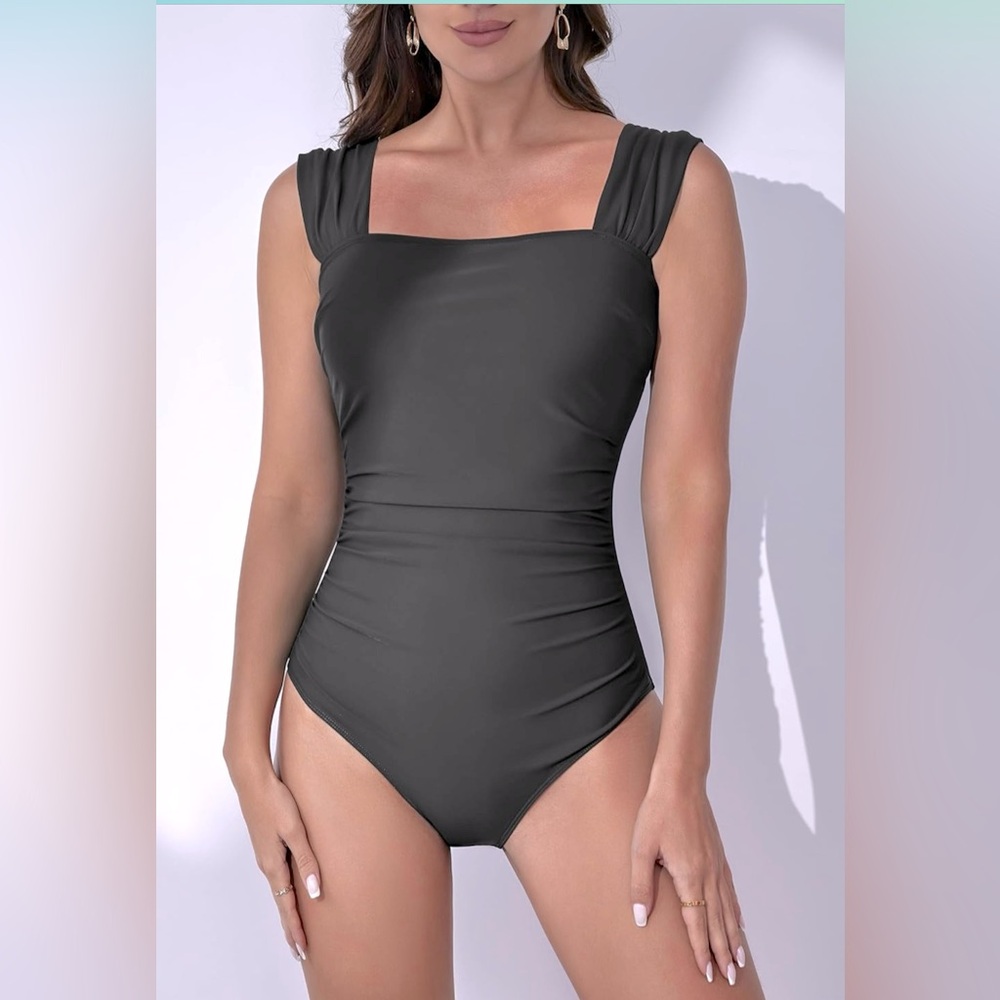 Swimsuit - Picture 3 of 7